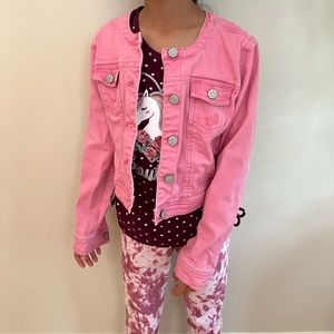 Girls pink denim jacket fits Sz 5 star buttons and two pockets